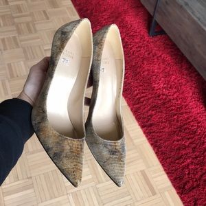 Size 9.5 Stuart Weitzman pumps